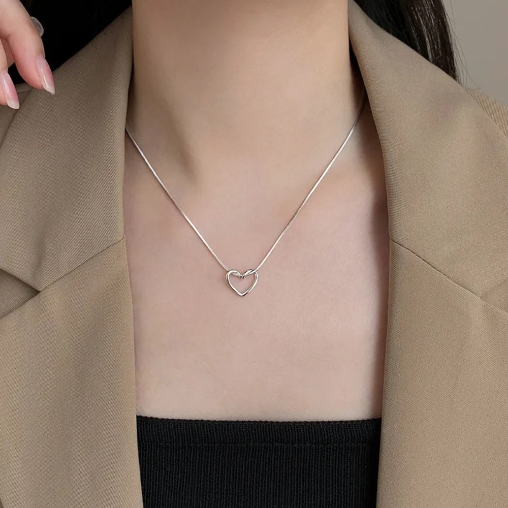 Elegant Gold and Silver Heart Necklaces - Picture 3 of 4